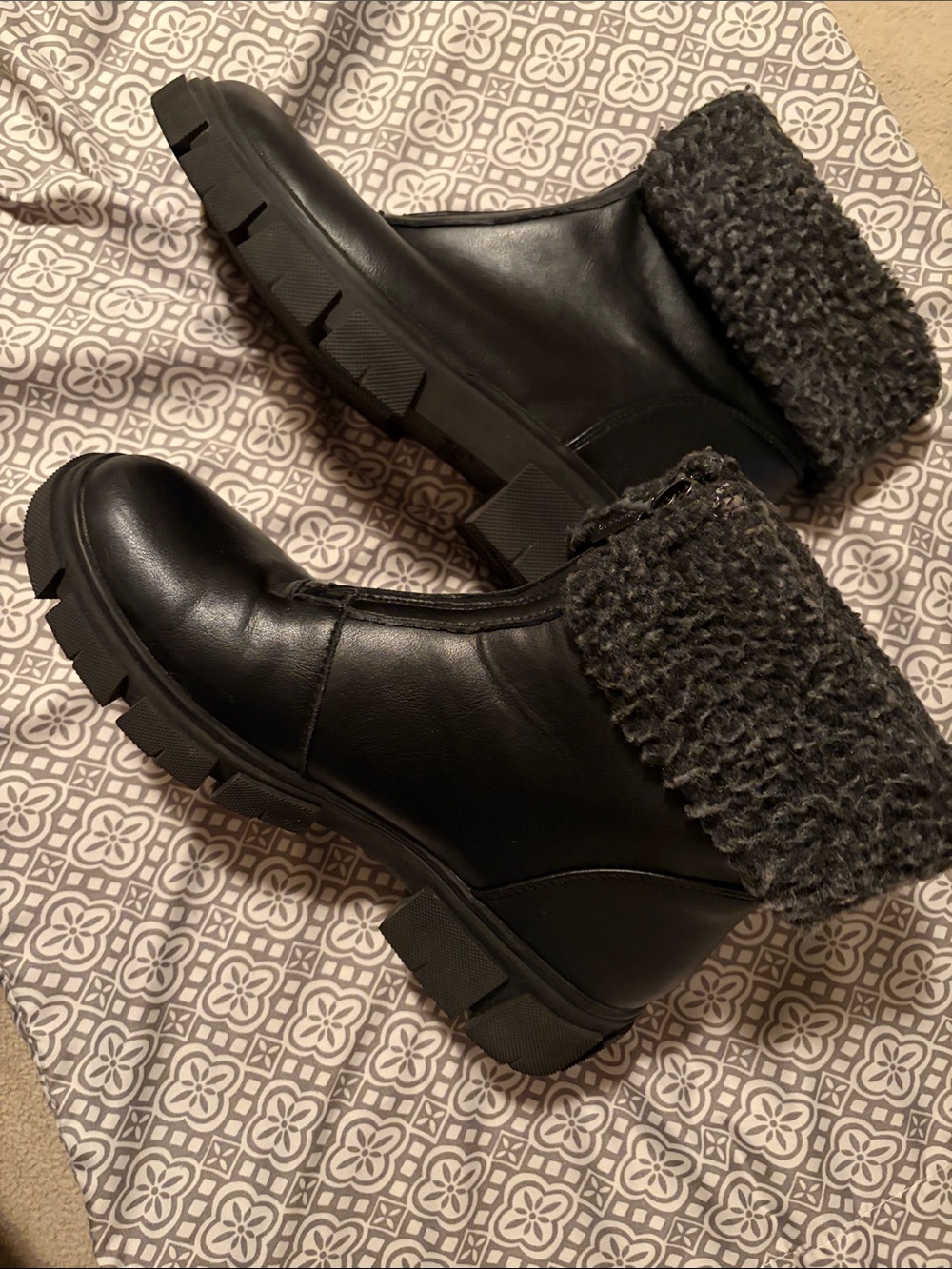 Blindo Black Women's Faux Fur Cuff Chelsea Boots